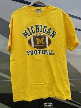 Vintage 90s Foot Locker Michigan Wolverines Football yellow retro tshirt L